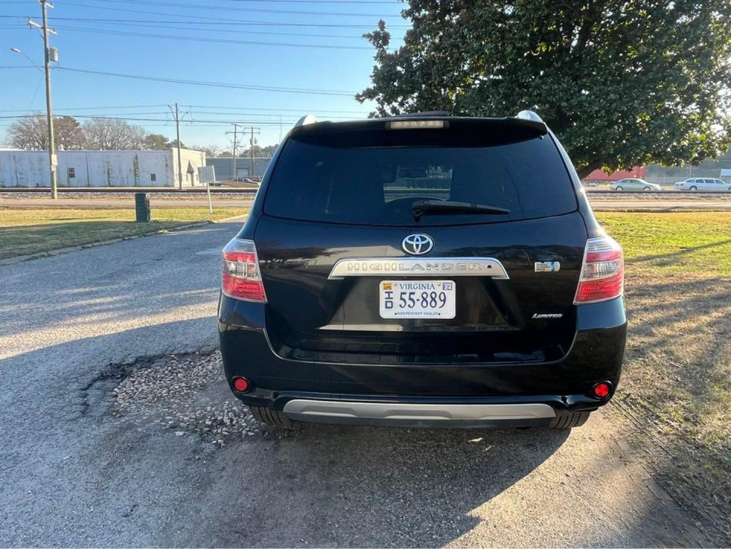 2010 Black /Gray Toyota Highlander Hybrid Limited Hybrid (JTEJW3EH1A2) with an V6 Hybrid engine, CVT transmission, located at 5700 Curlew Drive, Norfolk, VA, 23502, (757) 455-6330, 36.841885, -76.209412 - Photo#7